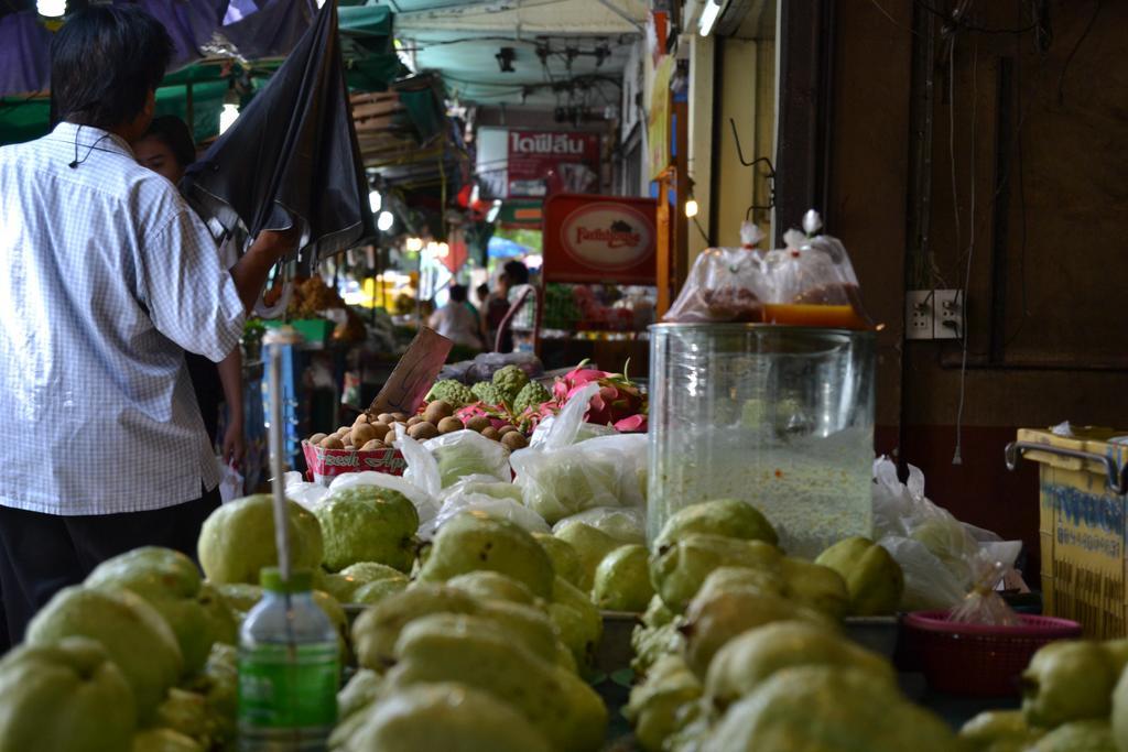 Jeesnail Guesthouse Bangkok Bagian luar foto