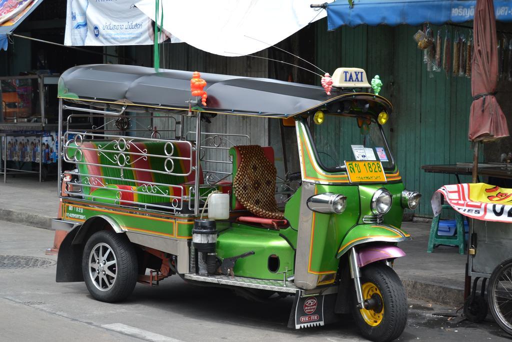 Jeesnail Guesthouse Bangkok Bagian luar foto