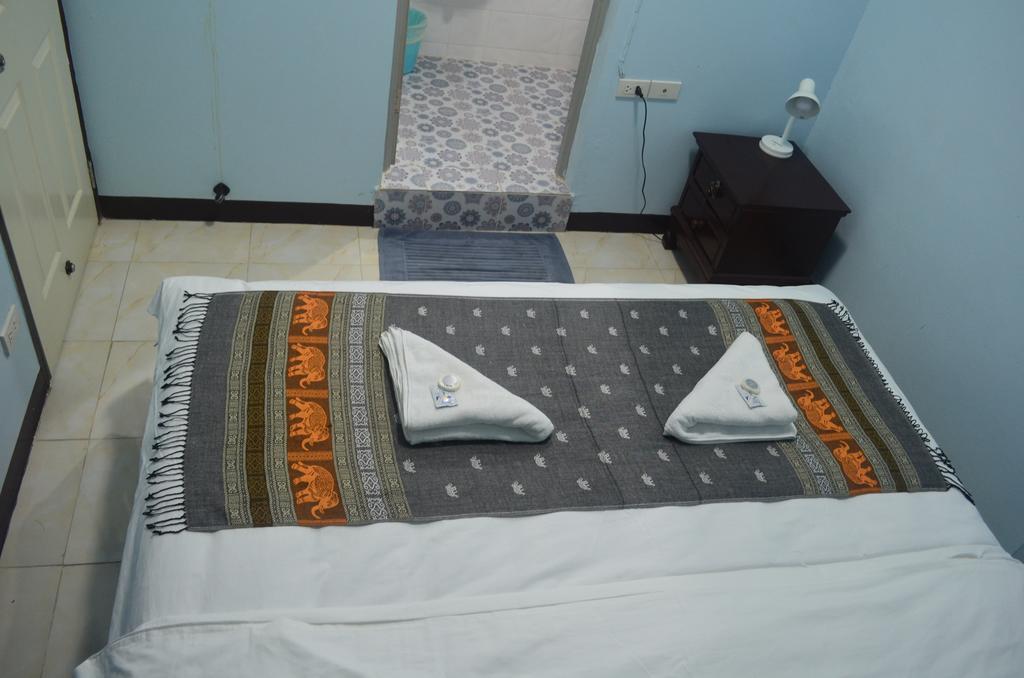 Jeesnail Guesthouse Bangkok Bagian luar foto