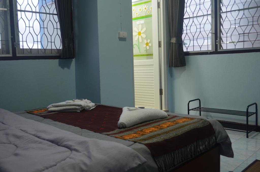 Jeesnail Guesthouse Bangkok Bagian luar foto