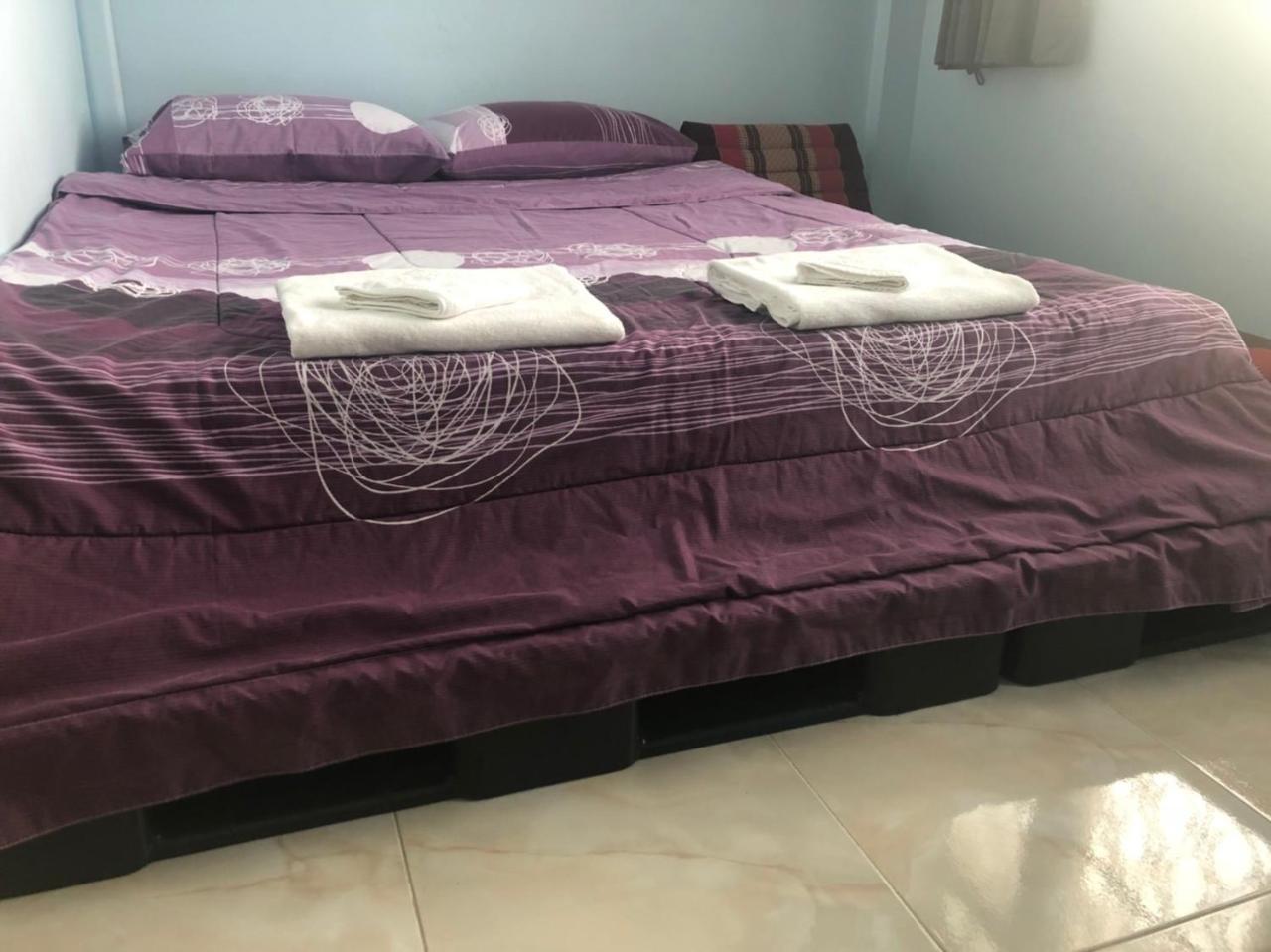 Jeesnail Guesthouse Bangkok Bagian luar foto