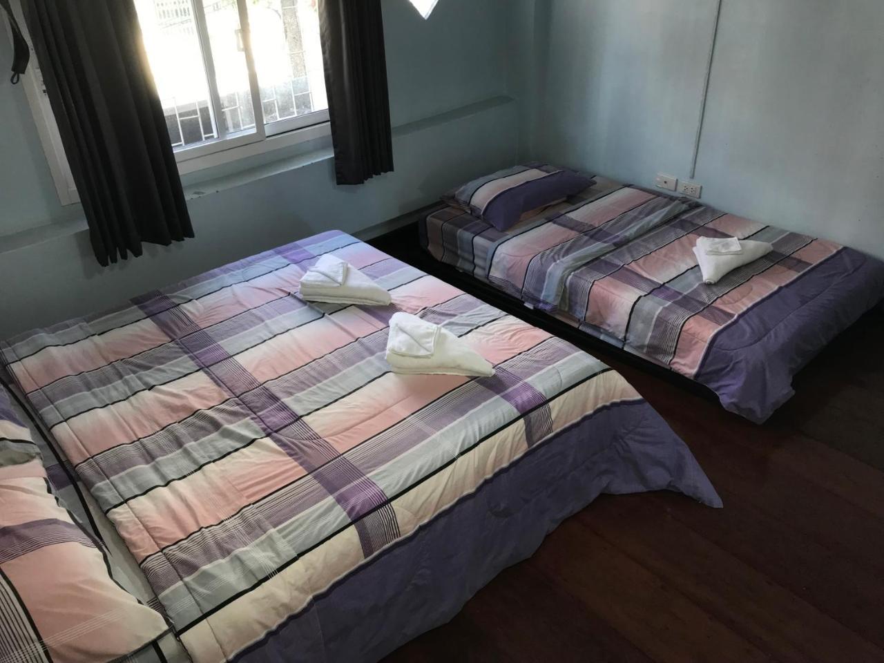 Jeesnail Guesthouse Bangkok Bagian luar foto